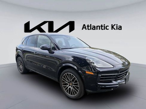 Used 2022 Porsche Cayenne Platinum Edition AWD/4WD image 4