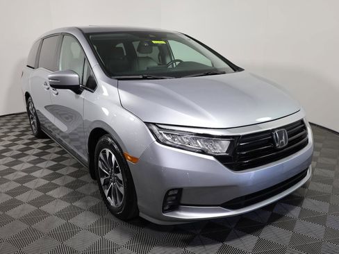 Used 2023 Honda Odyssey EX-L image 3