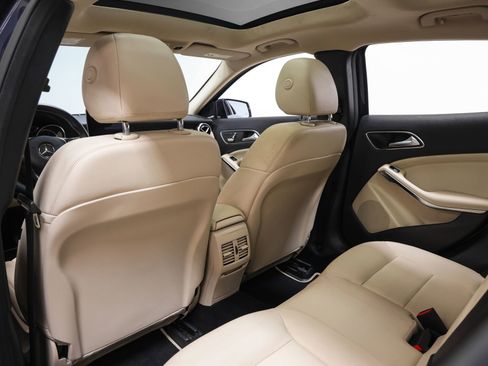 Used 2019 Mercedes-Benz GLA 250 4MATIC image 40