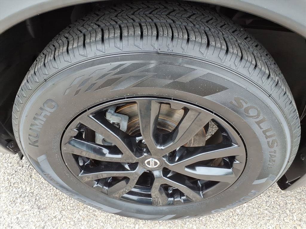 Used 2018 Nissan Rogue SV FWD image 10