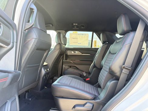 New 2026 Ford Explorer ST-Line AWD/4WD image 17
