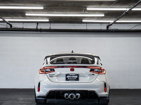 Used 2024 Honda Civic Type R image 4