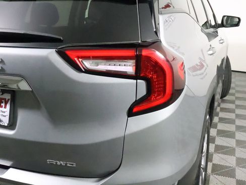 Used 2024 GMC Terrain SLT image 11