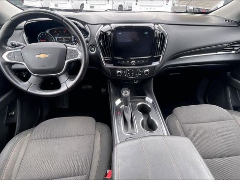 Used 2018 Chevrolet Traverse LT FWD image 16