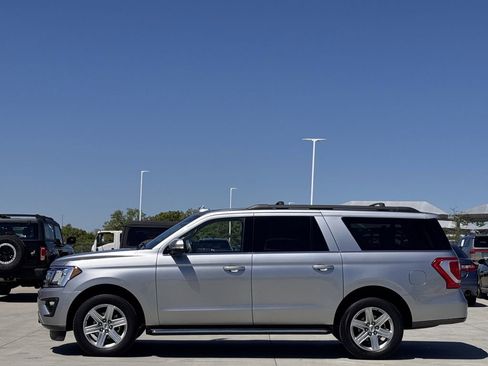 Used 2021 Ford Expedition Max XLT RWD image 3