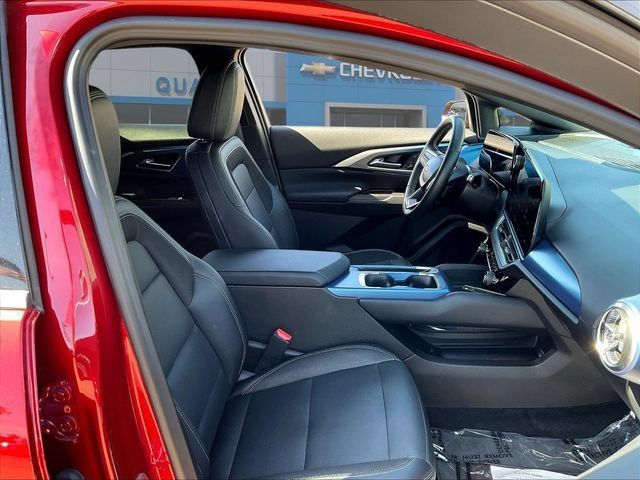 Certified 2024 Chevrolet Equinox EV LT w/ LPO, Blackout Package FWD image 31