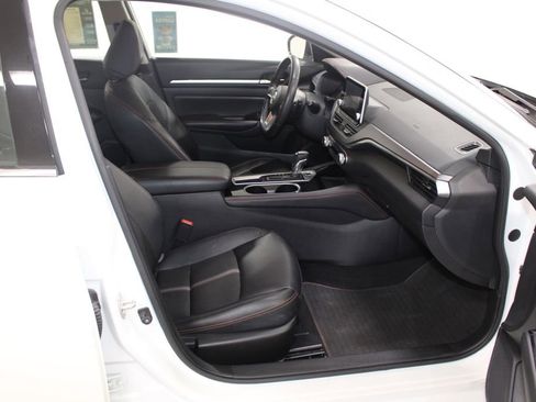 Used 2024 Nissan Altima 2.5 SR image 26