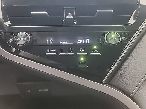 Used 2024 Toyota Camry SE FWD image 34