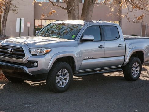 Used 2016 Toyota Tacoma SR5 image 9