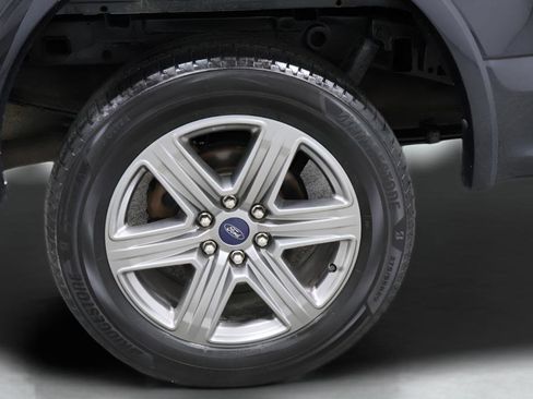 Used 2019 Ford F150 XLT w/ Equipment Group 302A Luxury AWD/4WD image 34