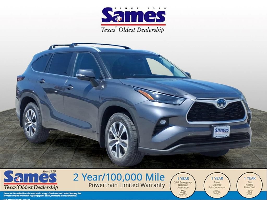 Used 2024 Toyota Highlander XLE AWD/4WD image 1