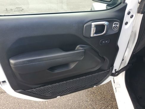 Used 2022 Jeep Wrangler Unlimited Sport w/ Sun And Sound Package image 8