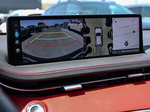 Used 2025 Genesis GV70 2.5T w/ Sport Prestige Package image 27