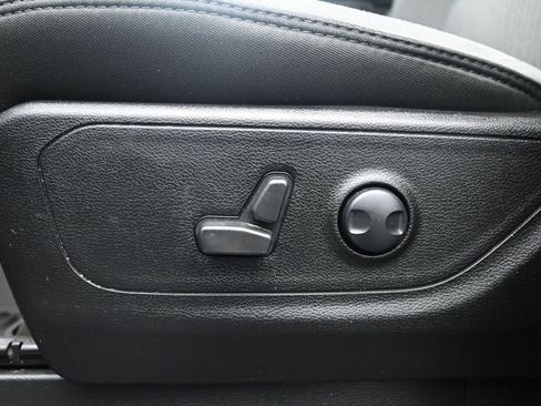Used 2022 RAM 1500 Big Horn AWD/4WD image 11