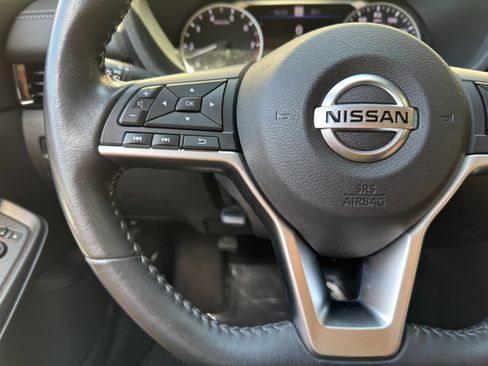 Used 2022 Nissan Sentra SV FWD image 19