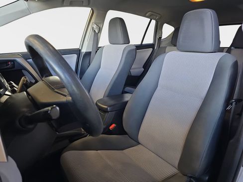 Used 2015 Toyota RAV4 LE AWD/4WD image 16