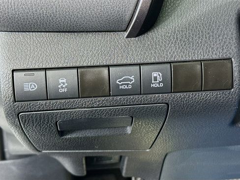 Used 2023 Toyota Camry SE image 16