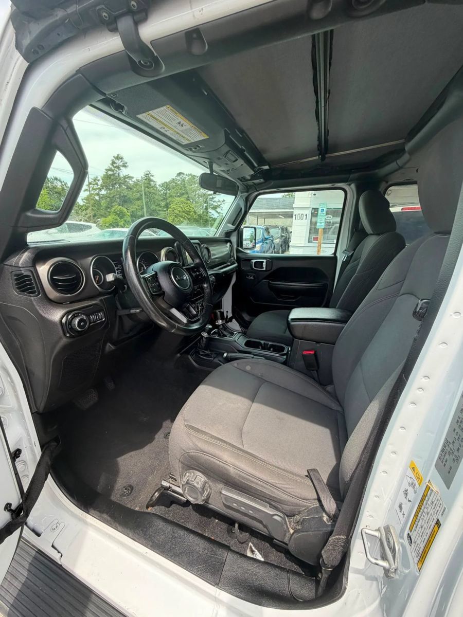 Used 2018 Jeep Wrangler Unlimited Sport S AWD/4WD image 9