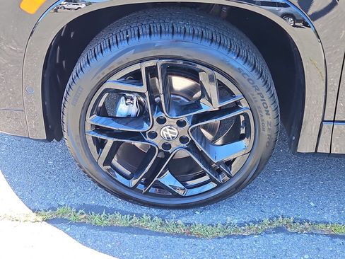 Certified 2026 Volkswagen Tiguan SE R-Line AWD/4WD image 7