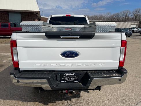 Used 2019 Ford F250 XLT w/ XLT Premium Package image 4