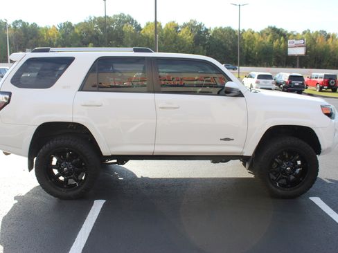 Used 2020 Toyota 4Runner SR5 image 5