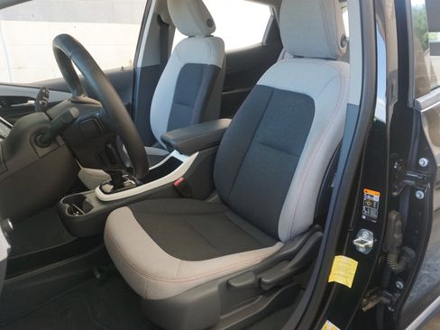 Used 2020 Chevrolet Bolt LT image 16