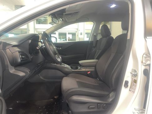 Used 2024 Subaru Outback Premium AWD/4WD image 6