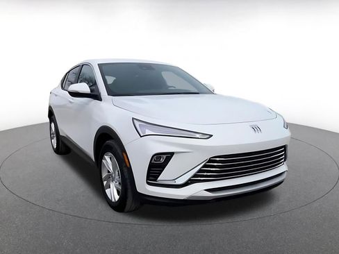 Used 2025 Buick Envista Preferred image 3