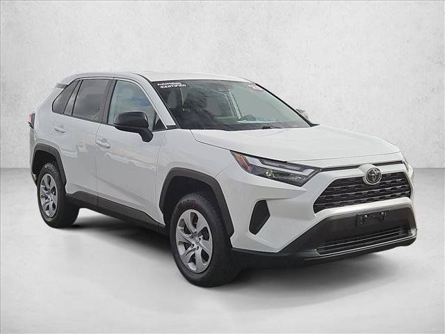 Used 2025 Toyota RAV4 LE AWD/4WD image 3