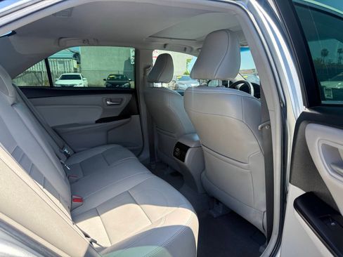 Used 2017 Toyota Camry XLE w/ Moonroof Package FWD image 12