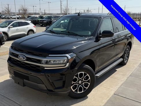 Used 2024 Ford Expedition XLT image 4