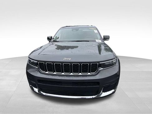 Used 2023 Jeep Grand Cherokee L Limited RWD image 6
