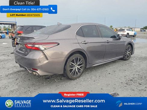 Used 2023 Toyota Camry SE w/ Convenience Package FWD image 4