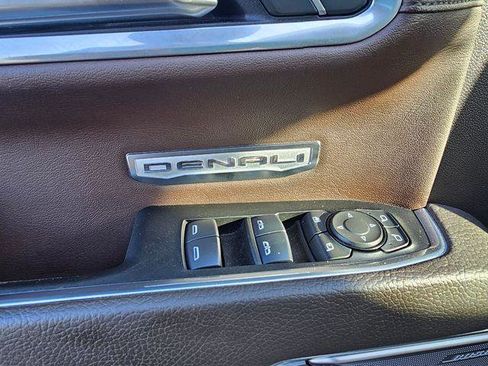 Used 2025 GMC Sierra 1500 Denali AWD/4WD image 31