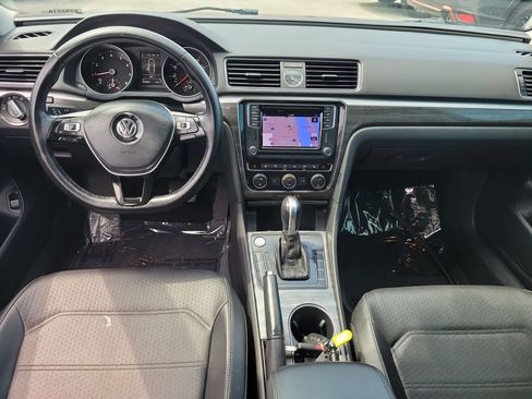 Used 2016 Volkswagen Passat 1.8T SE FWD image 28