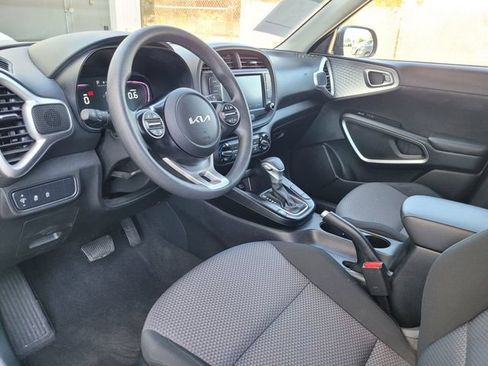 Used 2024 Kia Soul LX FWD image 12