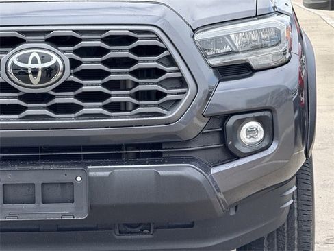 Used 2021 Toyota Tacoma TRD Off-Road image 8