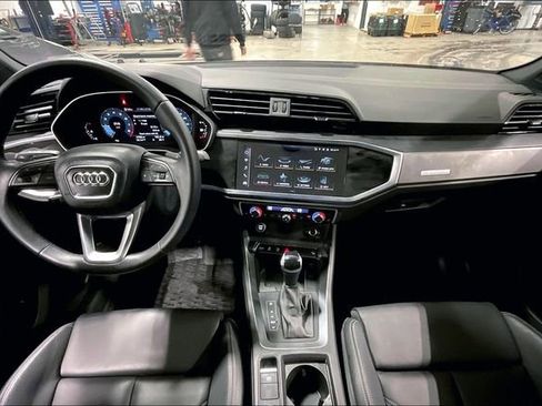 Certified 2025 Audi Q3 2.0T Premium w/ Convenience Package image 15