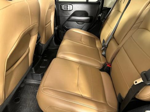Used 2023 Jeep Wrangler Unlimited Sahara w/ Cold Weather Group AWD/4WD image 16