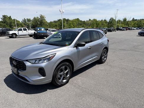 Certified 2024 Ford Escape ST-Line AWD/4WD image 10