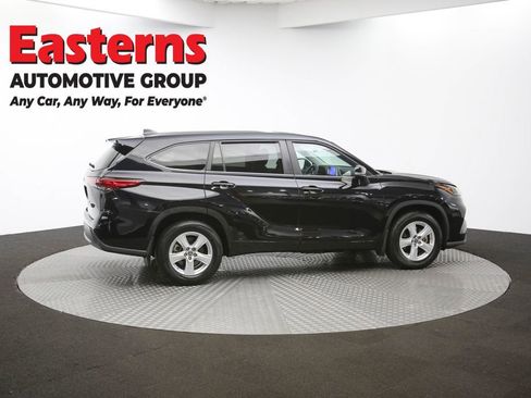 Used 2023 Toyota Highlander L image 43