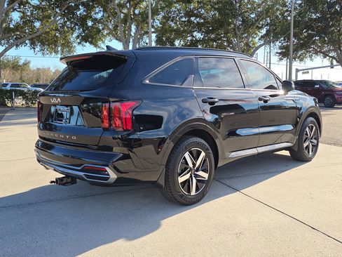 Certified 2022 Kia Sorento S image 8