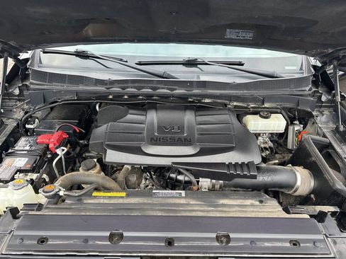 Used 2022 Nissan Titan SV w/ SV Convenience Package image 27
