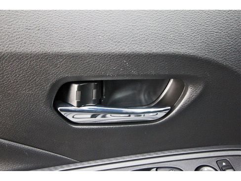 Used 2025 Nissan Versa SV w/ Trunk Package image 18