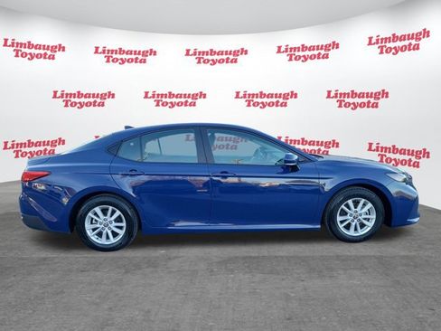 Used 2025 Toyota Camry LE image 23