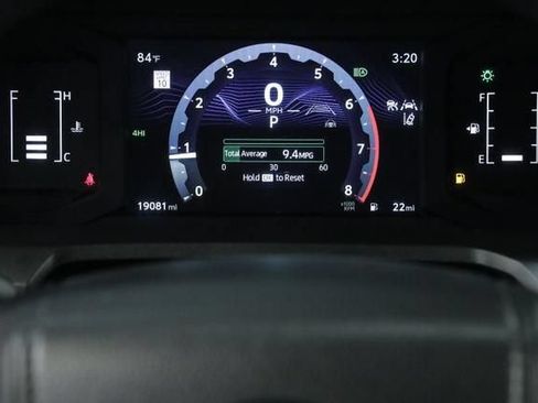 Used 2025 Toyota Tacoma SR5 AWD/4WD image 15