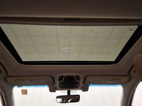 Used 2022 Subaru Outback Touring image 16