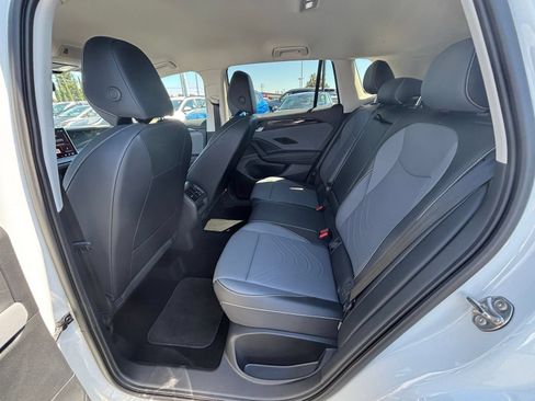 Used 2026 Volkswagen Tiguan SE AWD/4WD image 28