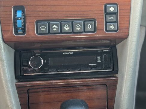 Used 1991 Mercedes-Benz 300 E 3.0 image 9