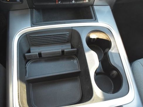 Used 2021 RAM 1500 Classic SLT w/ Electronics Convenience Group AWD/4WD image 32